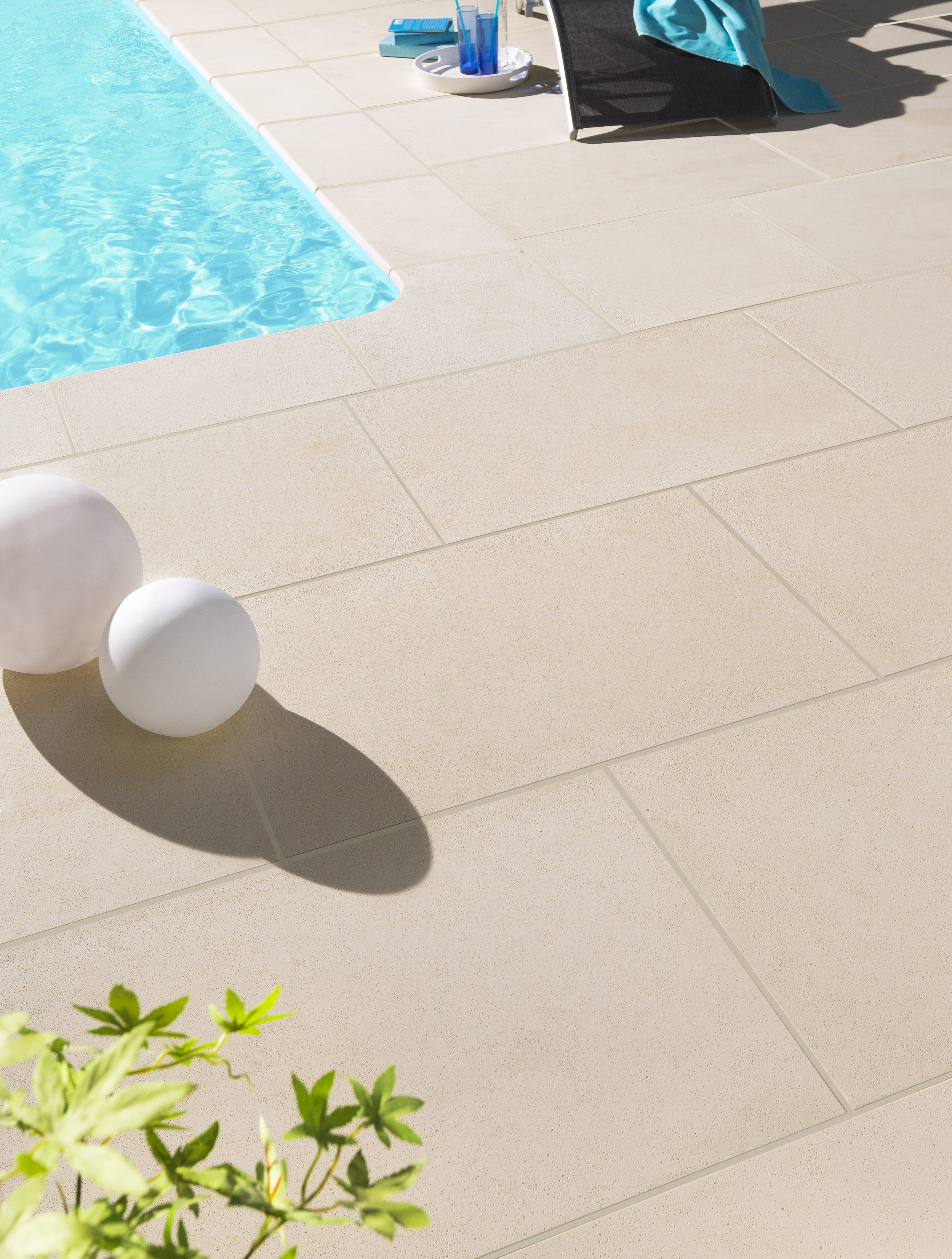 Камінь терасний 50х50х3.5см, гама Rustique bullee, тон Pierre, м2