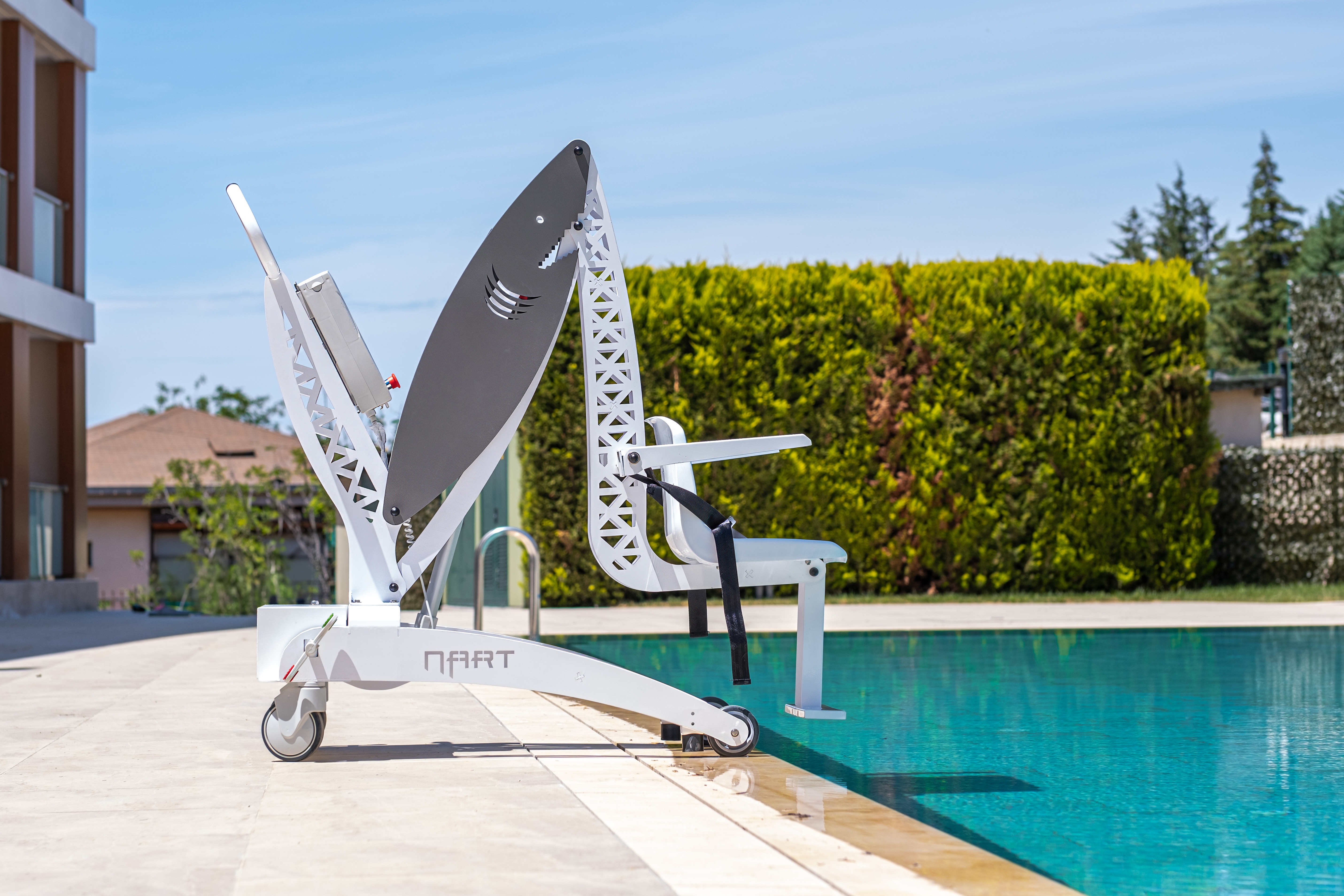 Мобільний підйомник-ліфт для басейну Nart Shark Pool Lift