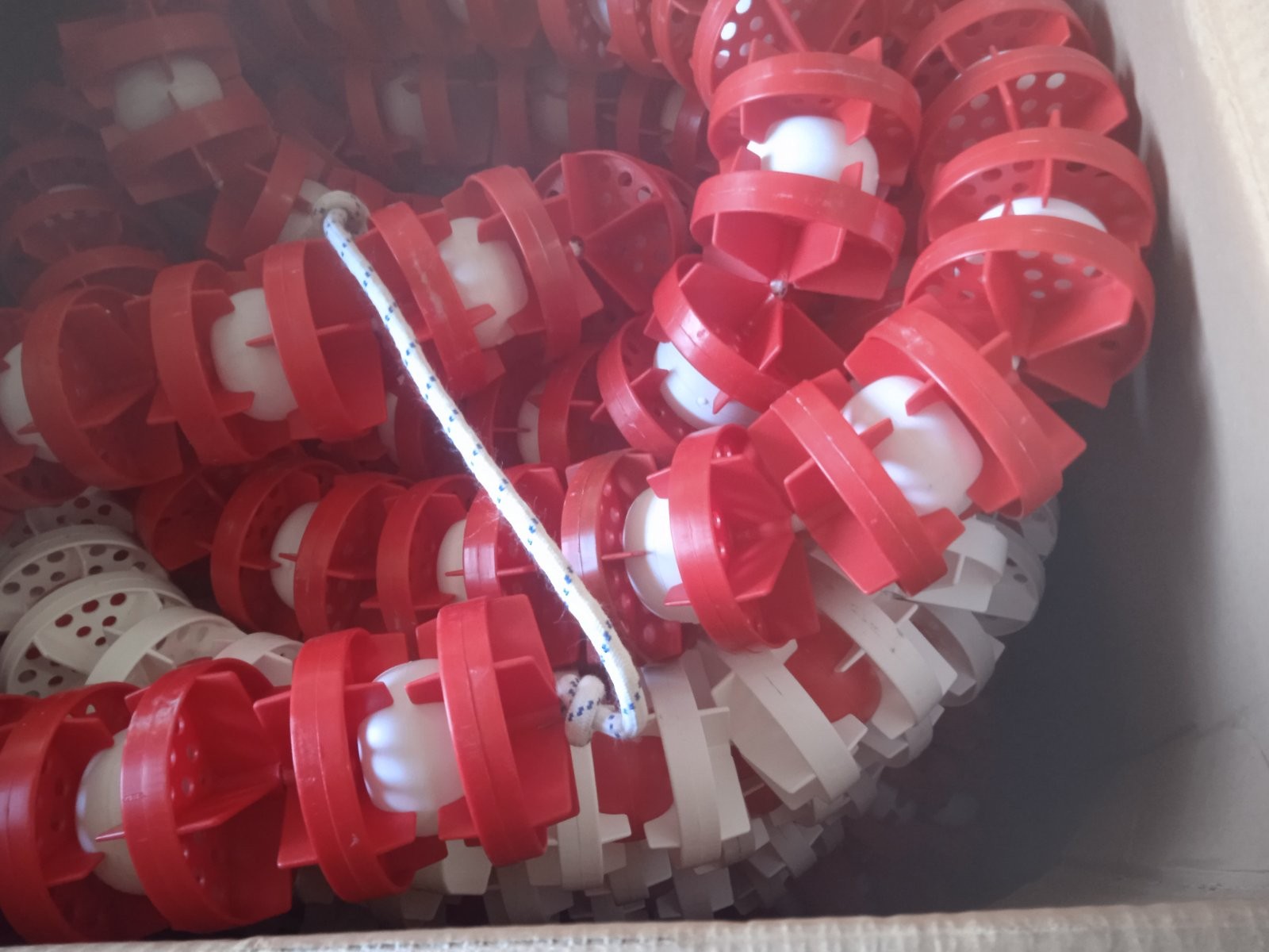 Розмежувальна доріжка PG 25м (червоно-біла), зі шнурком та крючком 148мм