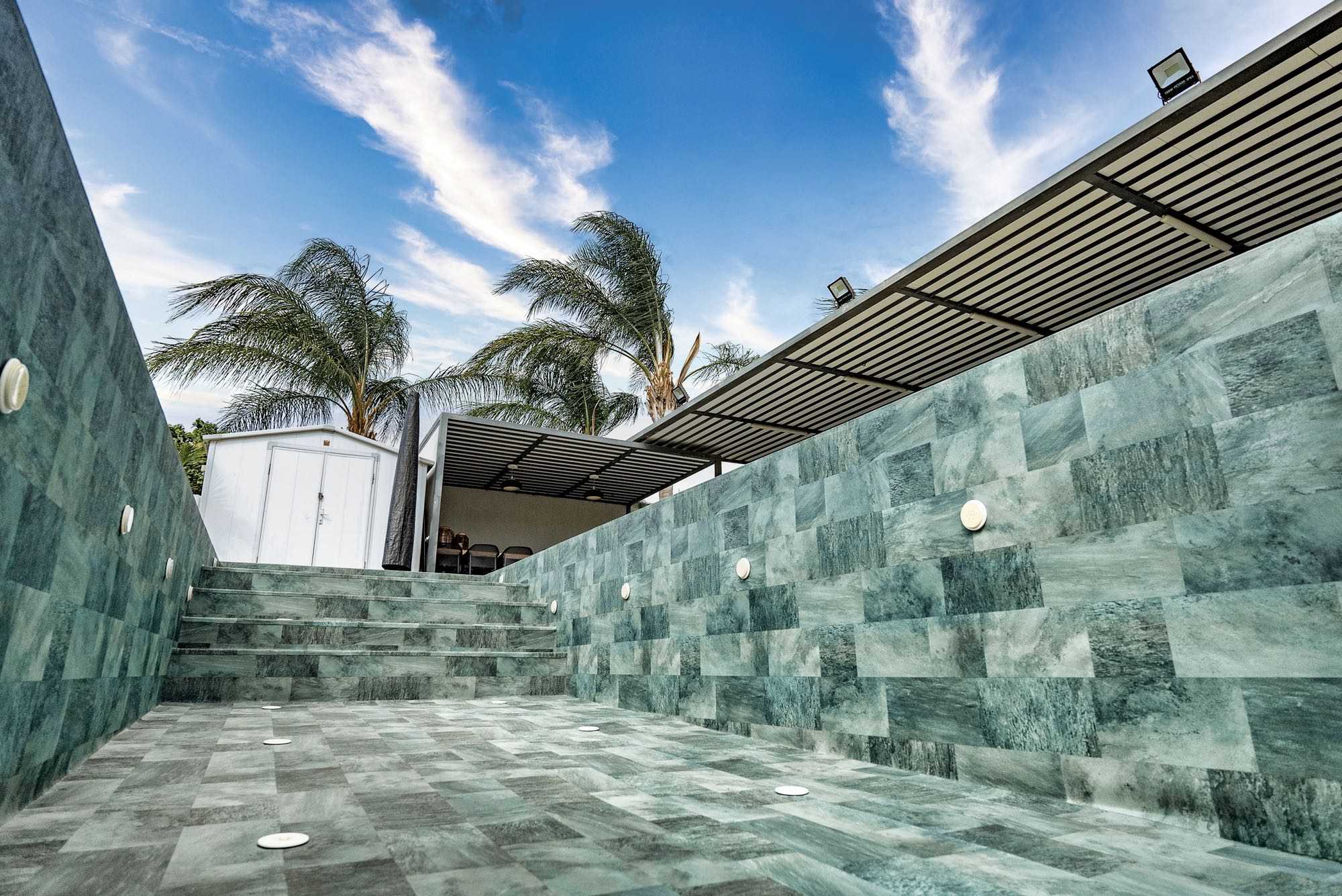 Мембрана StoneTile Emerald плитка 40х20 см, 1.65м армована з лаковим покриттям